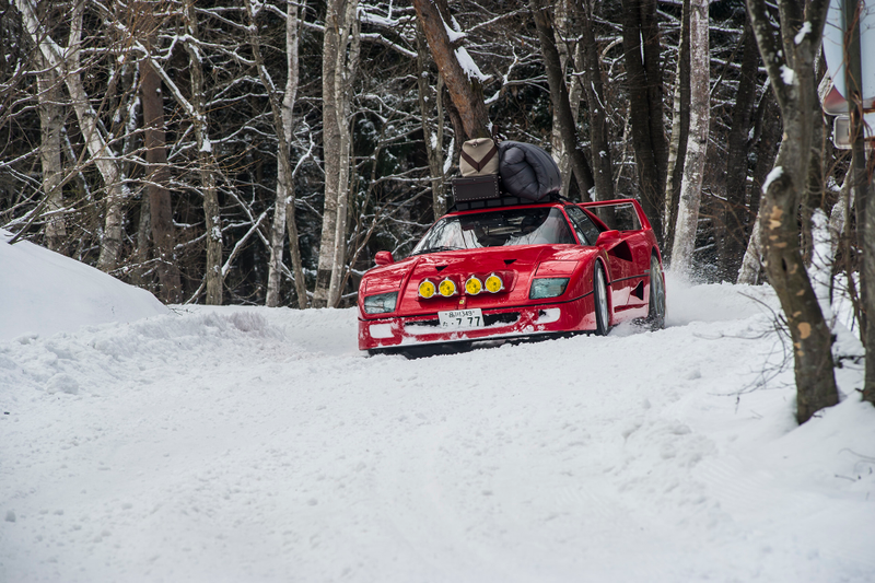 RWD with chains in fresh pack snow is just a mission in itself. Photo : Kunihisa Kobayashi